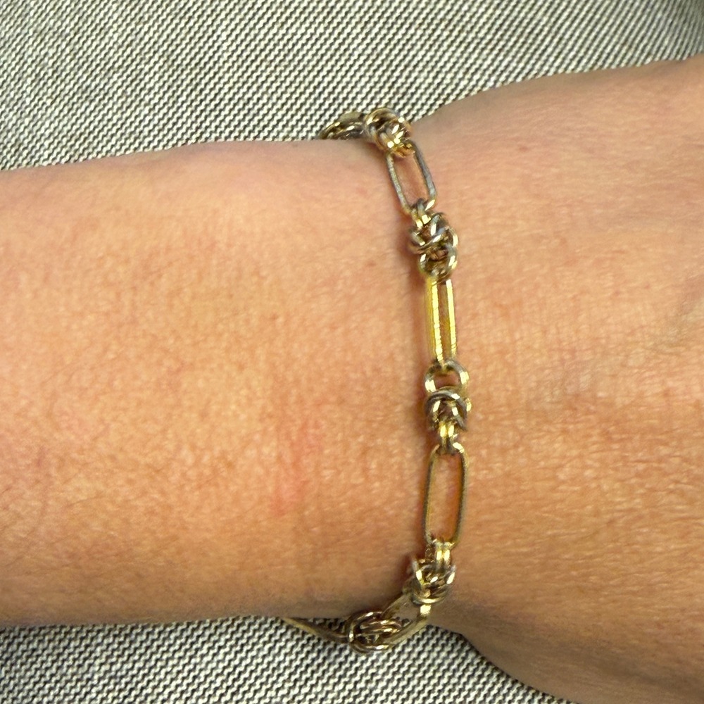 Vintage Gold Tone Paperclip and Knot Mixed Link Chain Bracelet 7.5 Inch